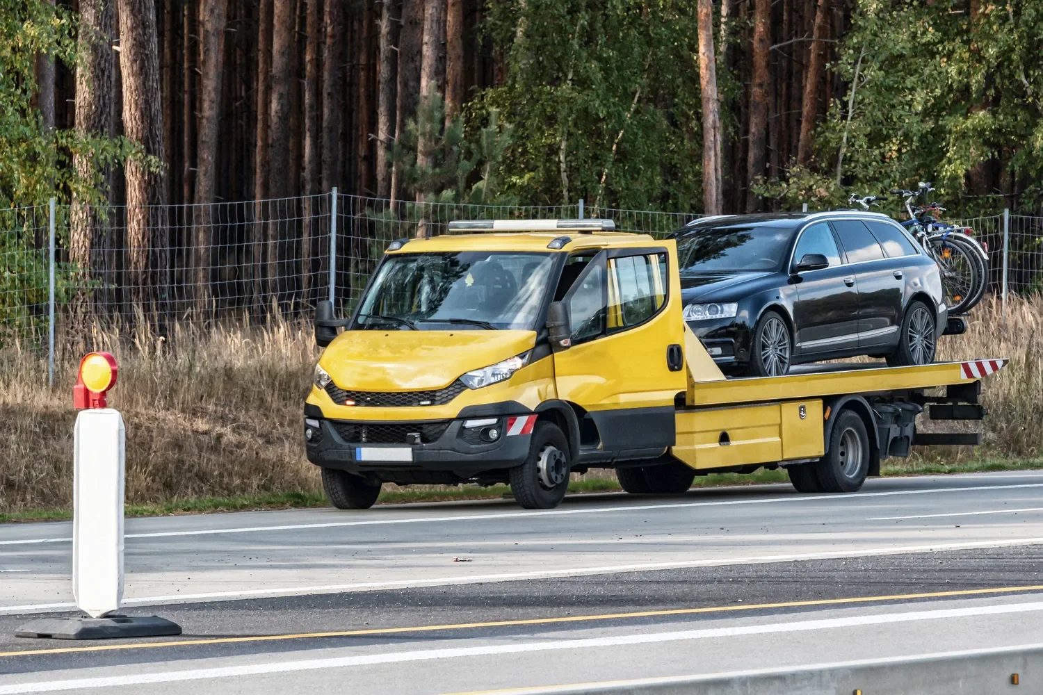 EULER KFZ MEISTERBETRIEB - Kfz-Meisterwerkstatt -Abschleppwagen auf der deutschen Autobahn 